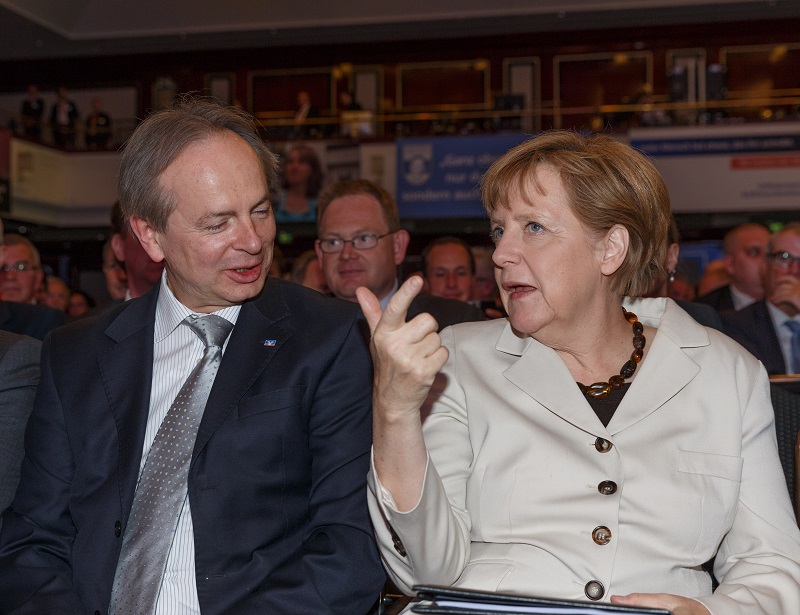 Bankwirtschaftliche Tagung im Mai 2014: BVR-Vorstand Gerhard Hofmann im Gespräch mit Bundeskanzlerin Dr. Angela Merkel.